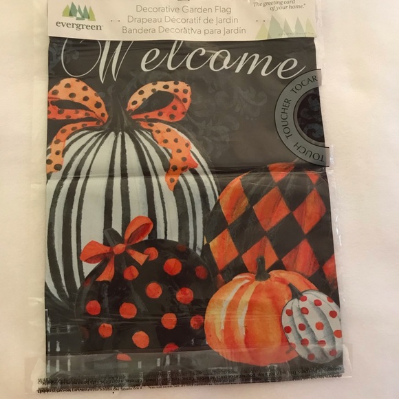 Pumpkin Welcome Garden Flag - Picture 5 of 5